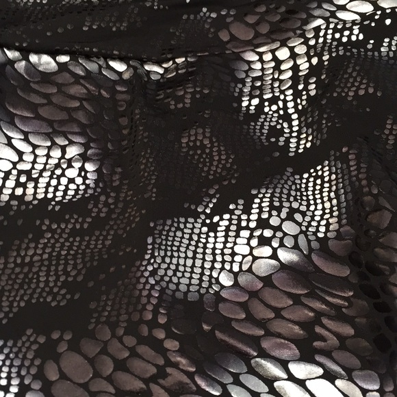 Statement Pants 🦓🖤 - Picture 2 of 3